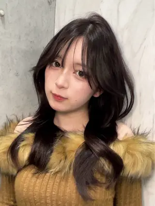 カラー YuA 透明感カラーのヘアスタイル