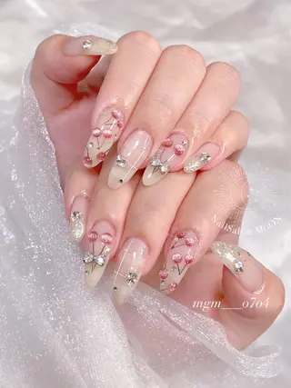 MoON...❤︎ MeGuのネイルデザイン