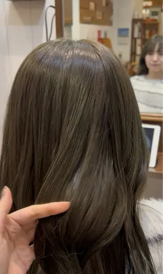 ロング yusa🌿‬レイヤ ー/赤みなしカラーのヘアスタイル