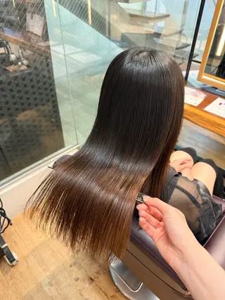 セミロング 𝐀𝐲𝐚𝐤𝐚 /艶髪/ストレートのヘアスタイル