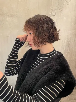 ミディアム ヨシダ ジュンのヘアスタイル