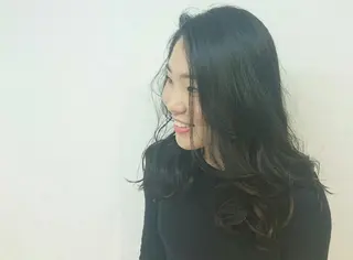 ロング 透明感ハイライト◎ 伊藤夏海のヘアスタイル