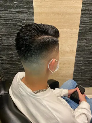 メンズ ヒロ銀座ヘアーサロン BARBER SHOP広島本店所属・岡本 宗士のヘアスタイル