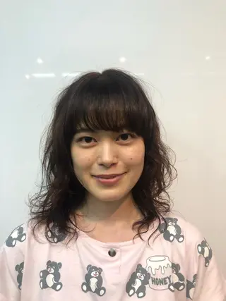 ミディアム カラー 桑原 菜摘のヘアスタイル