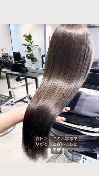 ロング カラー 透明感/オリーブ/ グレージュ/YUKAのヘアスタイル
