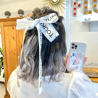 セミロング カラー インナーカラー 推し ブリーチ  髪質改善のヘアスタイル