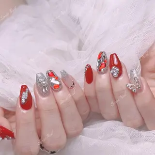 ネイル Queening 🦋のネイルデザイン