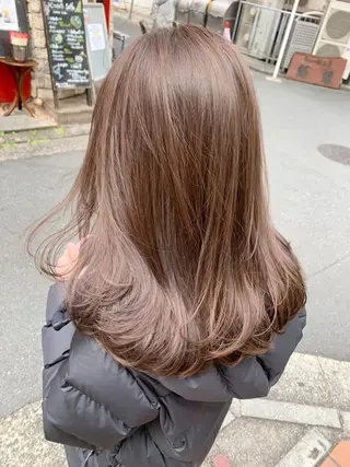 ミディアム カラー 薄田 珠美のヘアスタイル