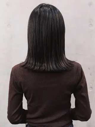 ミディアム 石川 葵のヘアスタイル