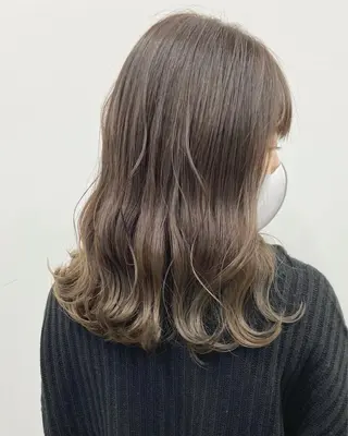 ミディアム カラー ヘアアレンジ 🦄インナーカラー 🦄貫井彩花のヘアスタイル