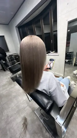セミロング REVE美容室 REVEマツエクのヘアスタイル