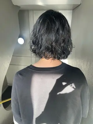 パーマ メンズ 💓パーマ，💗 レイヤーカットのヘアスタイル