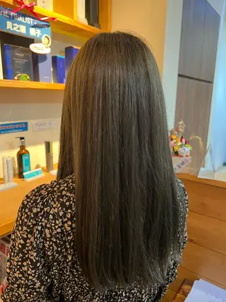 カラー miku 三ノ輪のヘアスタイル