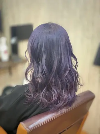 セミロング カラー ヘアアレンジ ハイトーン・ブリーチ ムラ修正　八須　錬のヘアスタイル