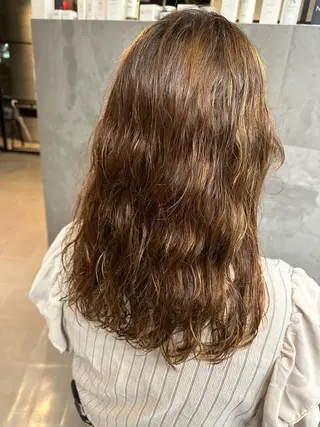 ロング 三好 羽美のヘアスタイル