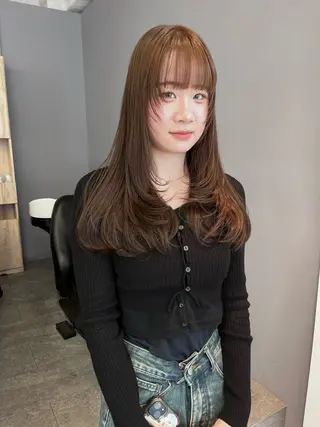 ロング Yui⭐️ 透け感カラーのヘアスタイル