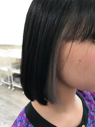 ショート カラー 岡本 智次のヘアスタイル