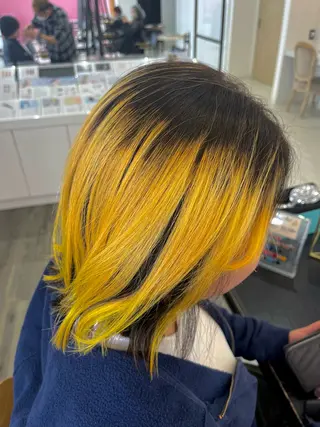 カラー 齊藤 美有のヘアスタイル