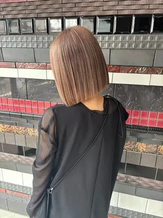 ショート design salonLia所属・色落ちまで2度綺麗な ハイトーン🪞／ミクのヘアスタイル