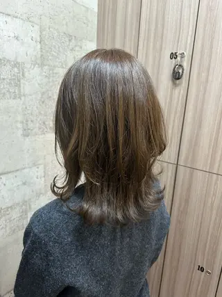 ミディアム 保井 実奈美のヘアスタイル