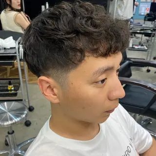 ショート パーマ メンズ レイヤーボブ/ 艶カラー/サナ🌼のヘアスタイル