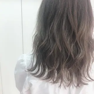 ミディアム カラー TRENCH　相澤 果歩のヘアスタイル