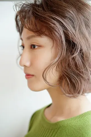 ミディアム カラー ナガス カズアキのヘアスタイル