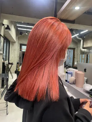 セミロング 🫧ハイライトカラー 🫧 𝓜𝓘𝓤のヘアスタイル