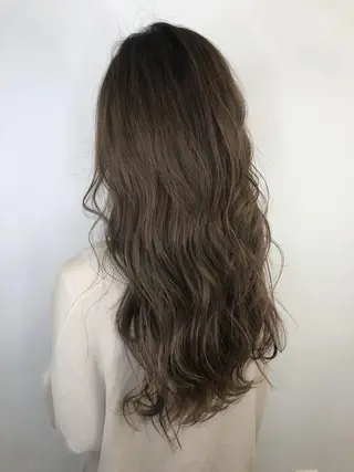 カラー デザインカラー Lienのヘアスタイル