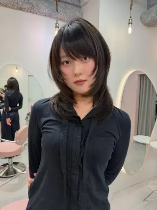 ミディアム RiA/レイヤーカッ ト/ハッシュカットのヘアスタイル