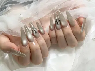 ネイル Roi〈ロワ〉 Minakoのネイルデザイン