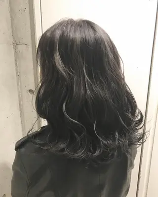 ミディアム &SONS 小林亨のヘアスタイル