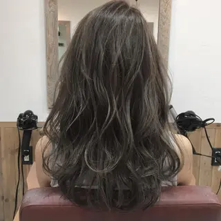 ロング カラー 吉田裕太/ハイライト ダブルカラーのヘアスタイル