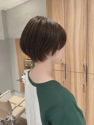 ショート ブリーチなし 寒色カラーのヘアスタイル