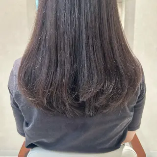 ミディアム LOVESTOIKE 井上つぐみ/透明感のヘアスタイル