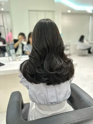 ロング カラー 赤み消し🌿 透明感カラー🫧のヘアスタイル