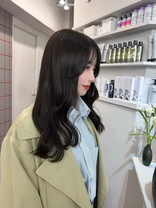 ロング カラー 💍透明感 💖艶ミルクティーのヘアスタイル