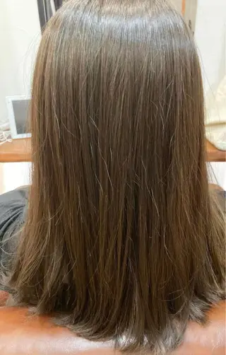 ロング 小山 朱音のヘアスタイル