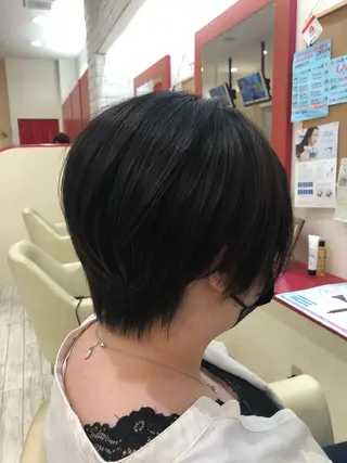 ショート まさき✂︎ブリーチ／ デザインカラーのヘアスタイル