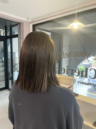 ミディアム カラー che'rie shizukiのヘアスタイル