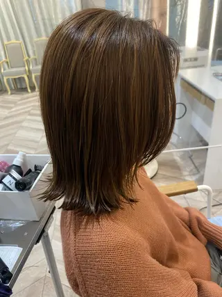 ミディアム カラー 小顔レイヤー/ ベージュ🤍Rieのヘアスタイル