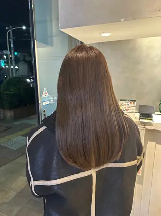 カラー 小林 莉緒のヘアスタイル