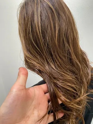 ロング ili 梅田のヘアスタイル