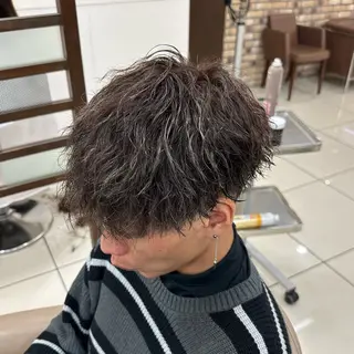 カラー パーマ メンズ メンズ特化シャドウパ ーマラウンドマッシュのヘアスタイル