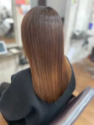 ロング 新井 絵美のヘアスタイル