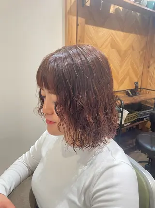 ミディアム 山口 里莉のヘアスタイル
