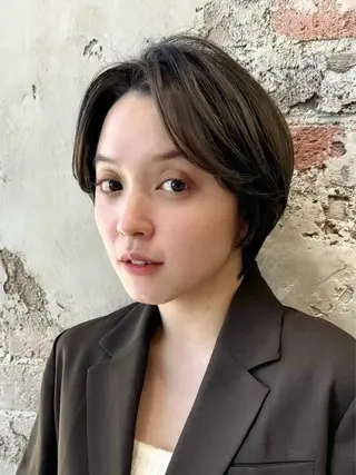 ショート カラー 💍新宿ショート 💍岩田莉奈のヘアスタイル