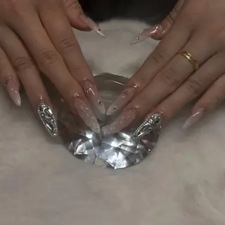 ネイル Megu 【 cutill 】のネイルデザイン