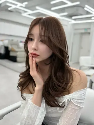 ロング カラー 顔まわりの神様✨ 透明感カラー藤嶋秀幸のヘアスタイル