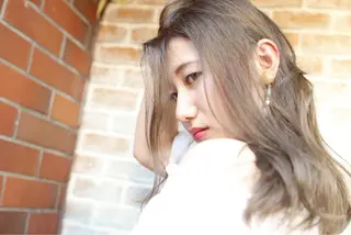 セミロング カラー 松田 由貴のヘアスタイル